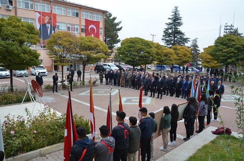 10 Kasım'da Ulu Önder Gazi Mustafa Kemal Atatürk'ü Andık. (10 Kasım 2022)